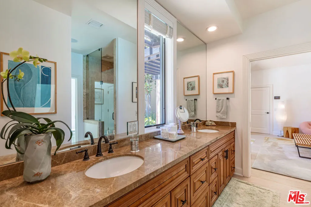 1045 Cold Canyon Road, Calabasas, California 91302 home-pic-28